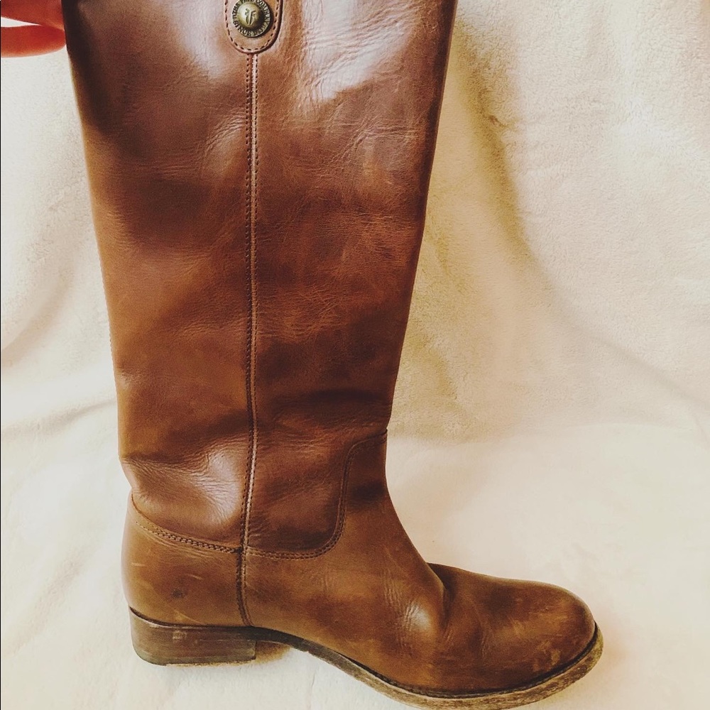 Brown Frye boots 🤎